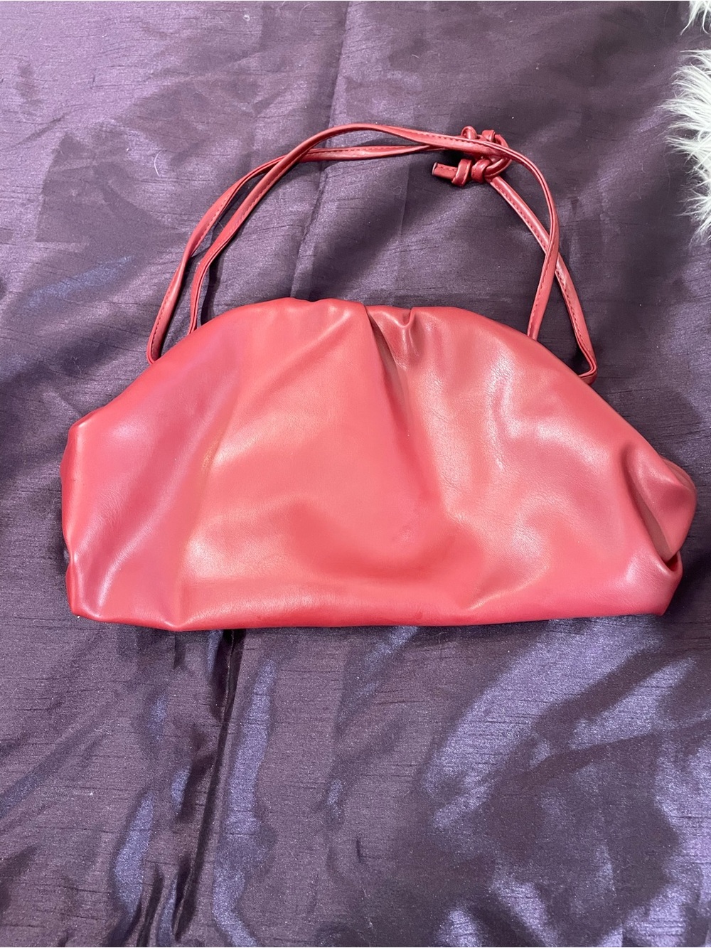 Elegant Red Women’s Shoulder Bag with Soft Gathered Silhouette